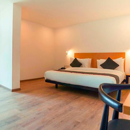 Super Townhouse O Hotel Aditya Residency Near Parthala Over Bridge Sector 121 Noida Indirapuram Exterior foto