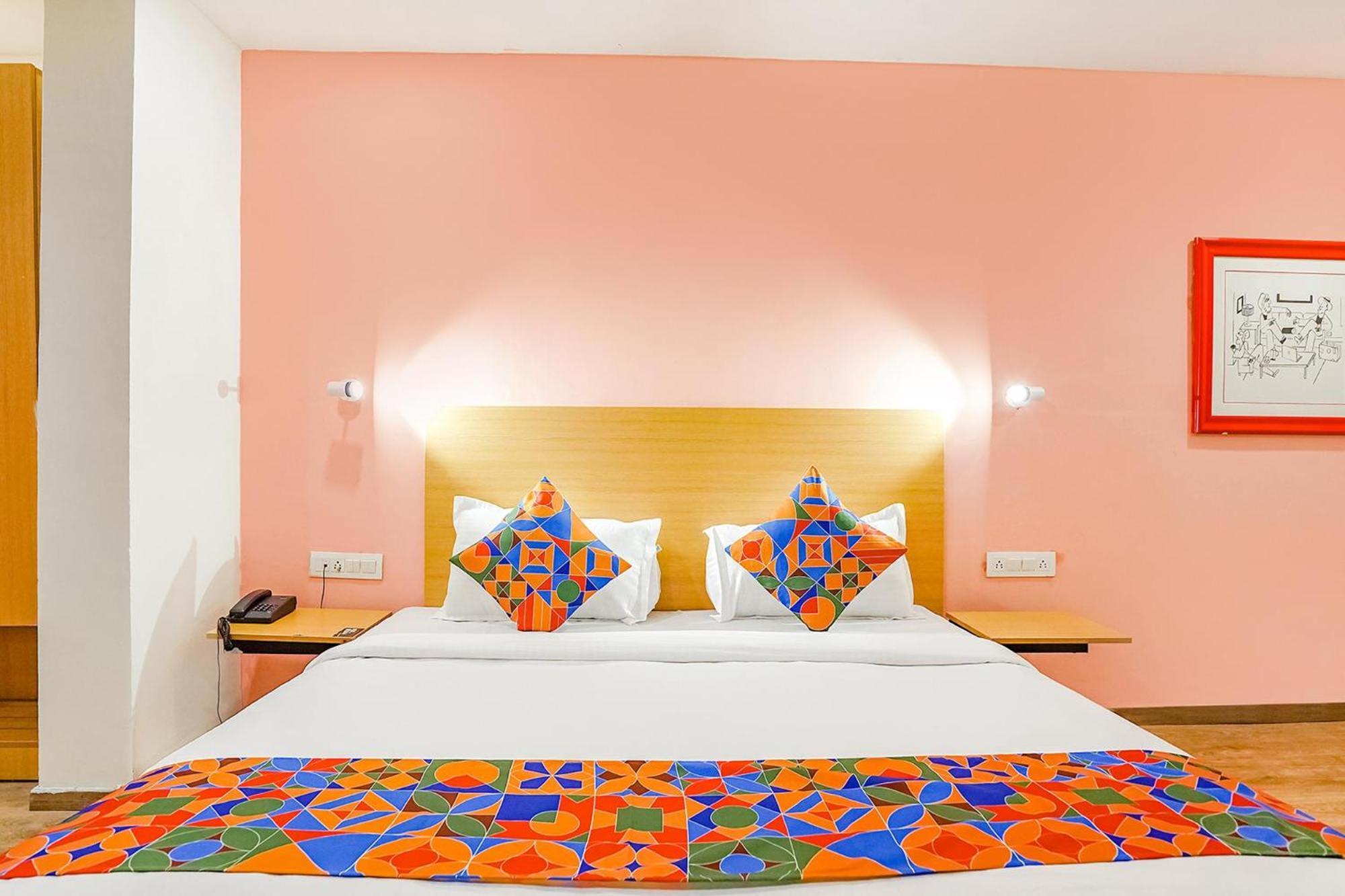 Super Townhouse O Hotel Aditya Residency Near Parthala Over Bridge Sector 121 Noida Indirapuram Exterior foto