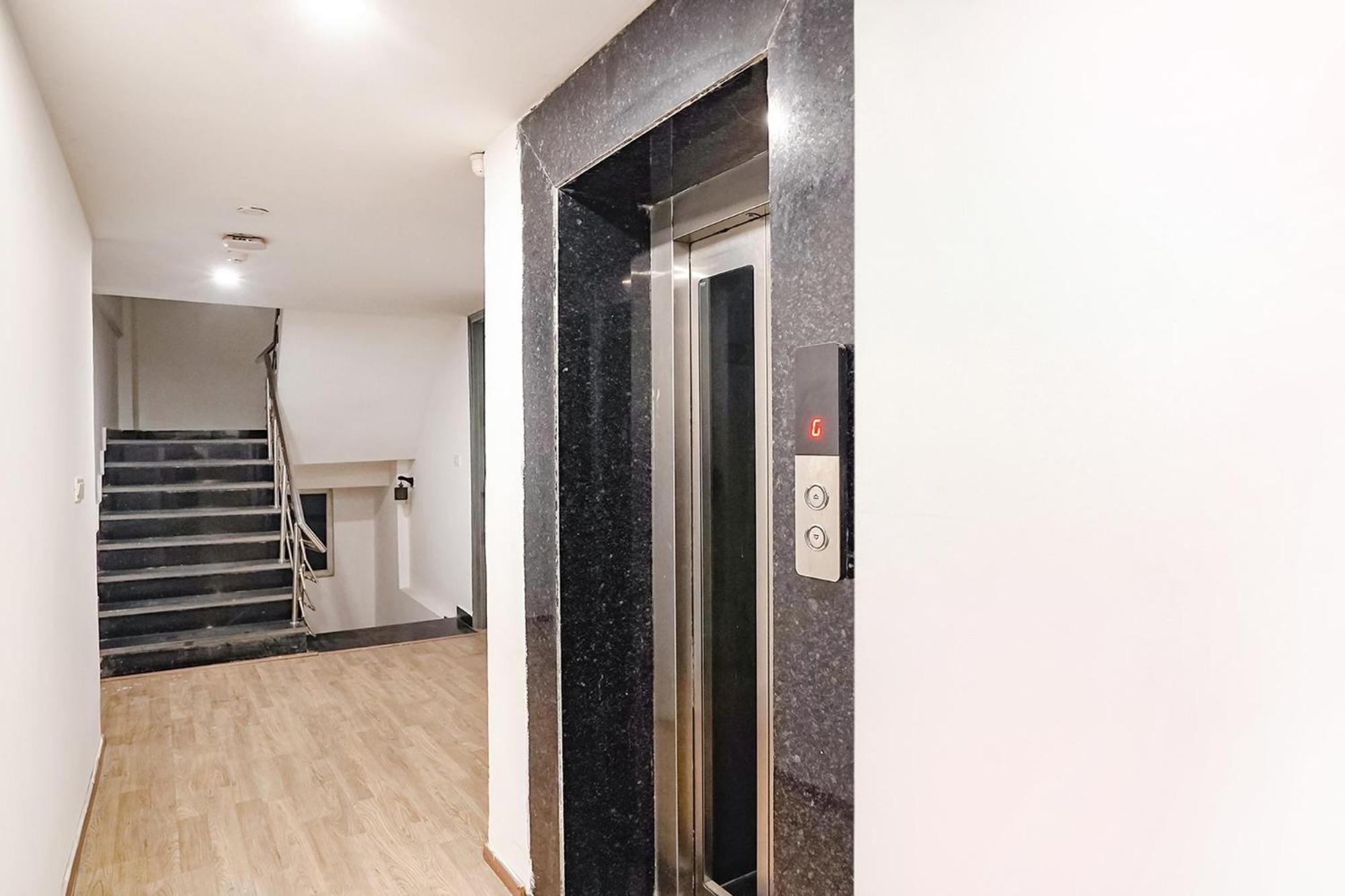 Super Townhouse O Hotel Aditya Residency Near Parthala Over Bridge Sector 121 Noida Indirapuram Exterior foto