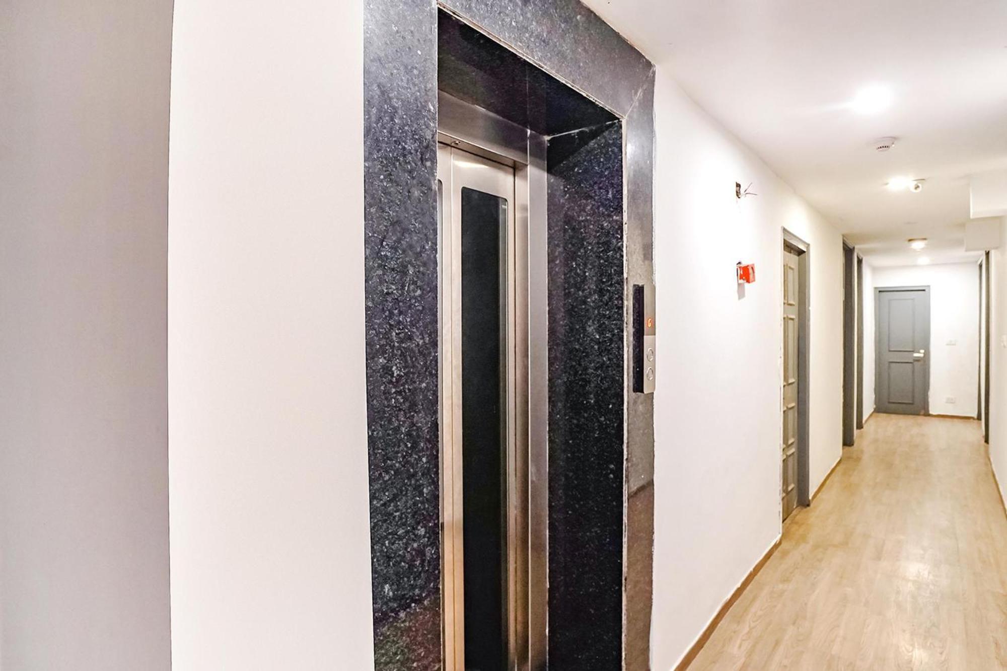 Super Townhouse O Hotel Aditya Residency Near Parthala Over Bridge Sector 121 Noida Indirapuram Exterior foto