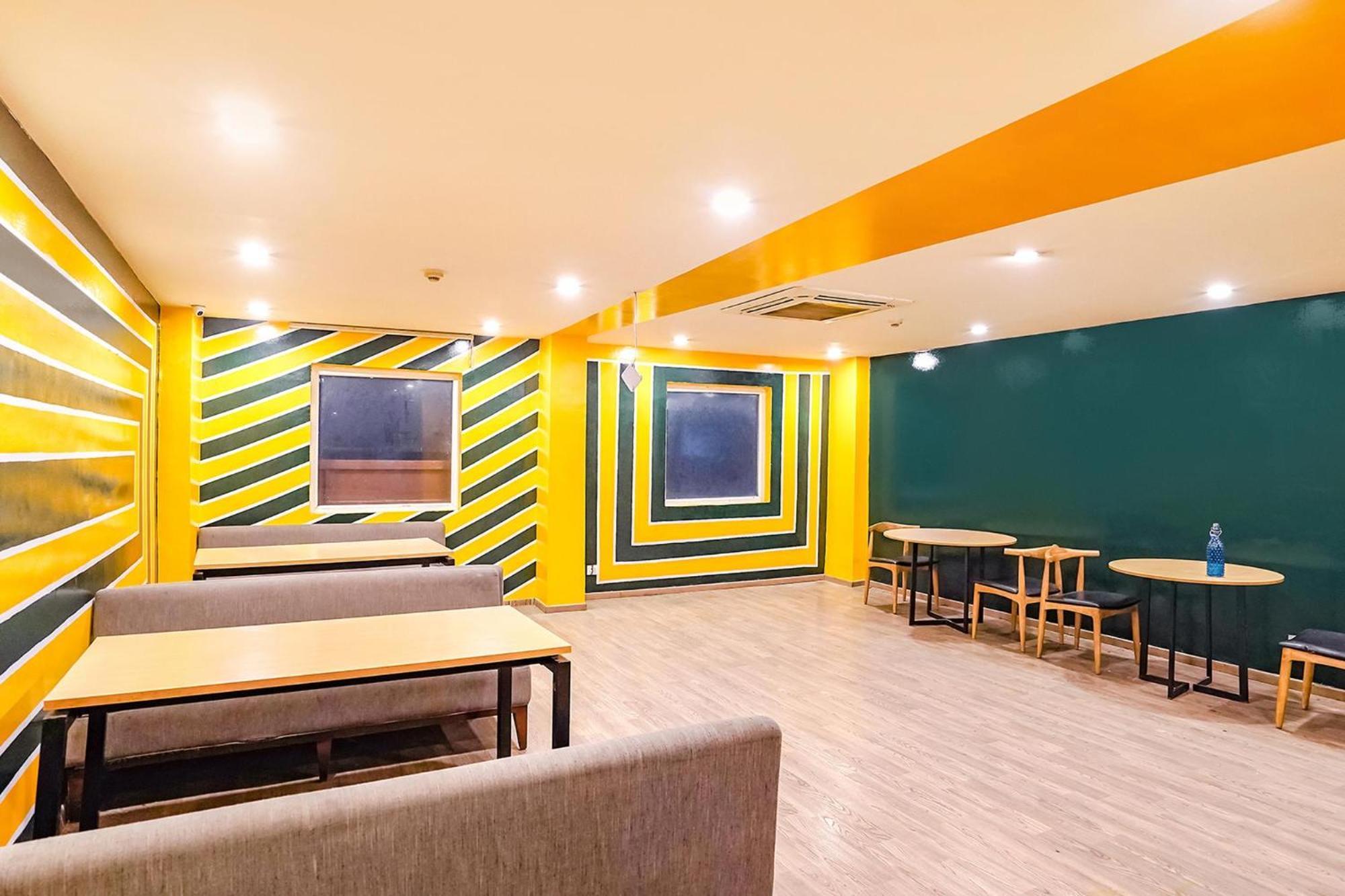 Super Townhouse O Hotel Aditya Residency Near Parthala Over Bridge Sector 121 Noida Indirapuram Exterior foto