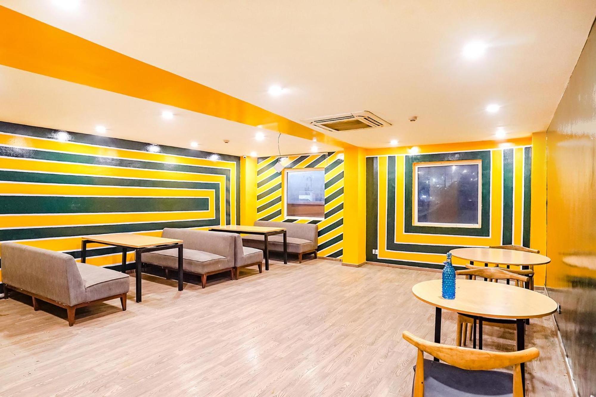 Super Townhouse O Hotel Aditya Residency Near Parthala Over Bridge Sector 121 Noida Indirapuram Exterior foto