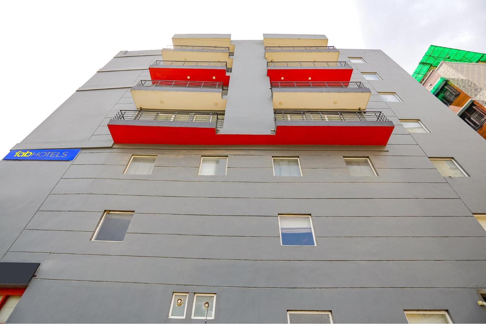 Super Townhouse O Hotel Aditya Residency Near Parthala Over Bridge Sector 121 Noida Indirapuram Exterior foto