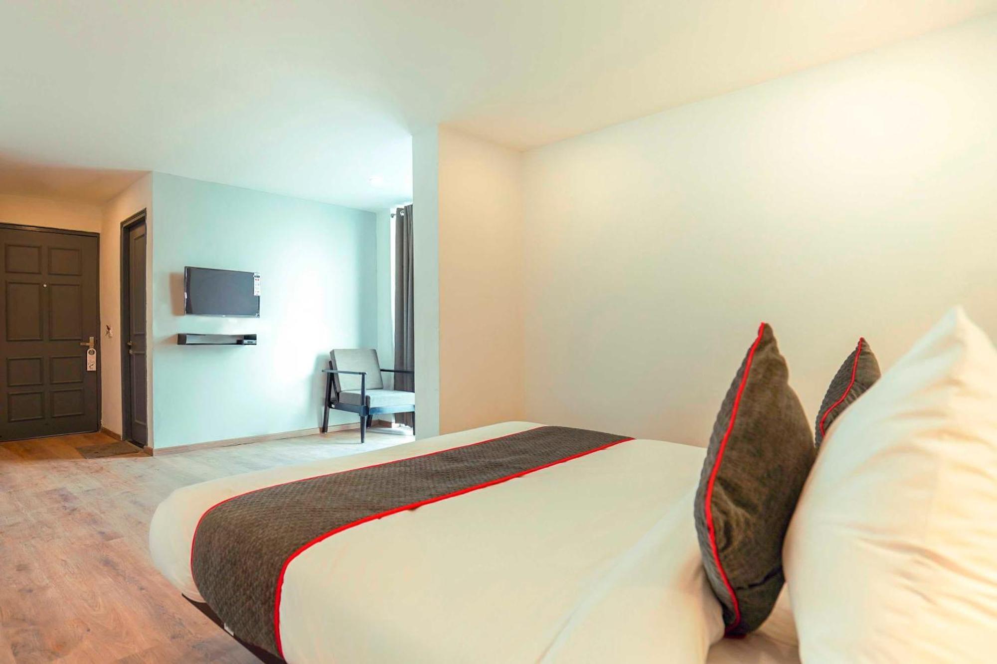 Super Townhouse O Hotel Aditya Residency Near Parthala Over Bridge Sector 121 Noida Indirapuram Exterior foto
