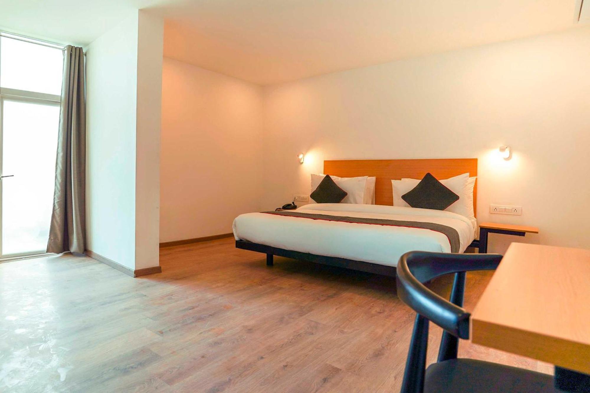 Super Townhouse O Hotel Aditya Residency Near Parthala Over Bridge Sector 121 Noida Indirapuram Exterior foto